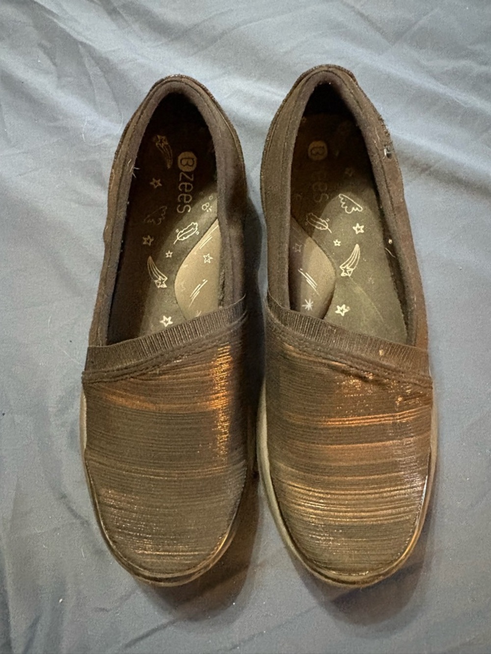 Bzees Women's Slip-On Flats in Black with gold Shimmer